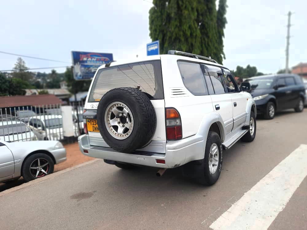 TOYOTA PRADO (DWN)
