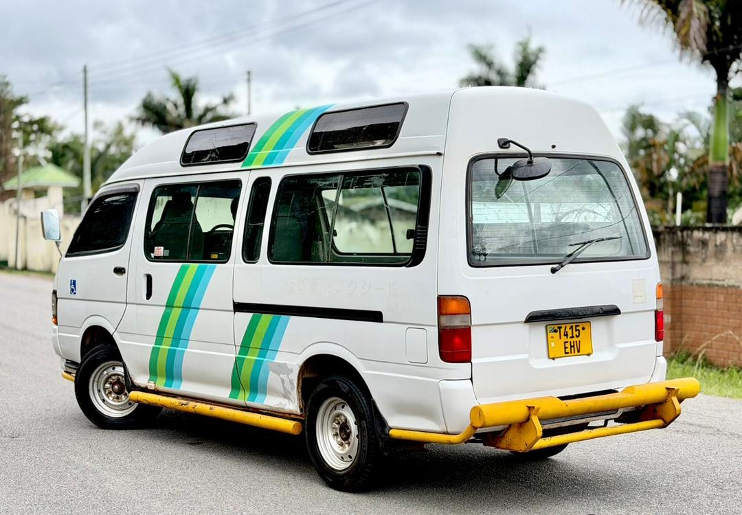 Toyota Hiace Minibus