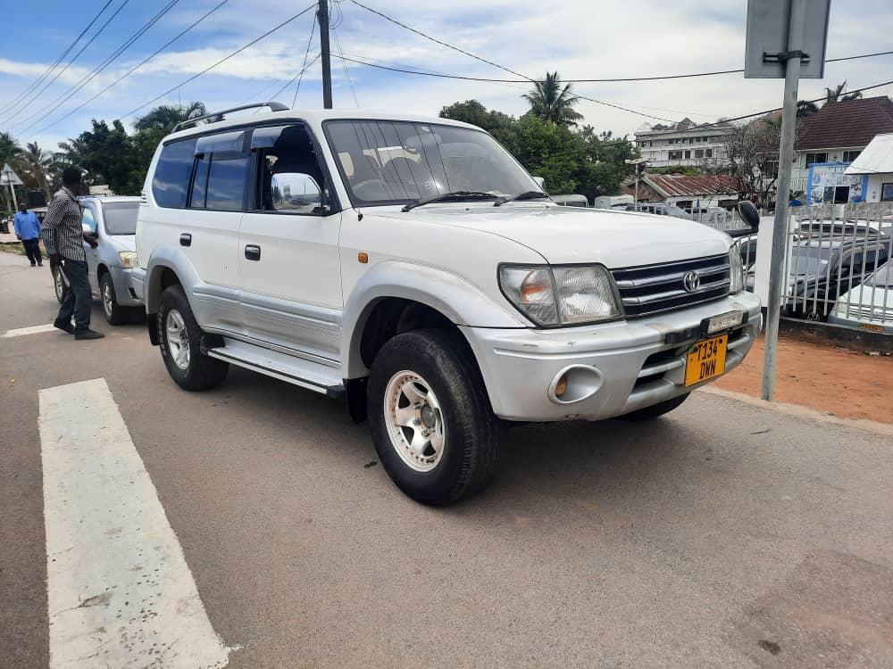 TOYOTA PRADO (DWN)