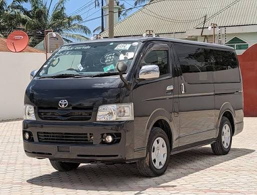 TOYOTA HIACE