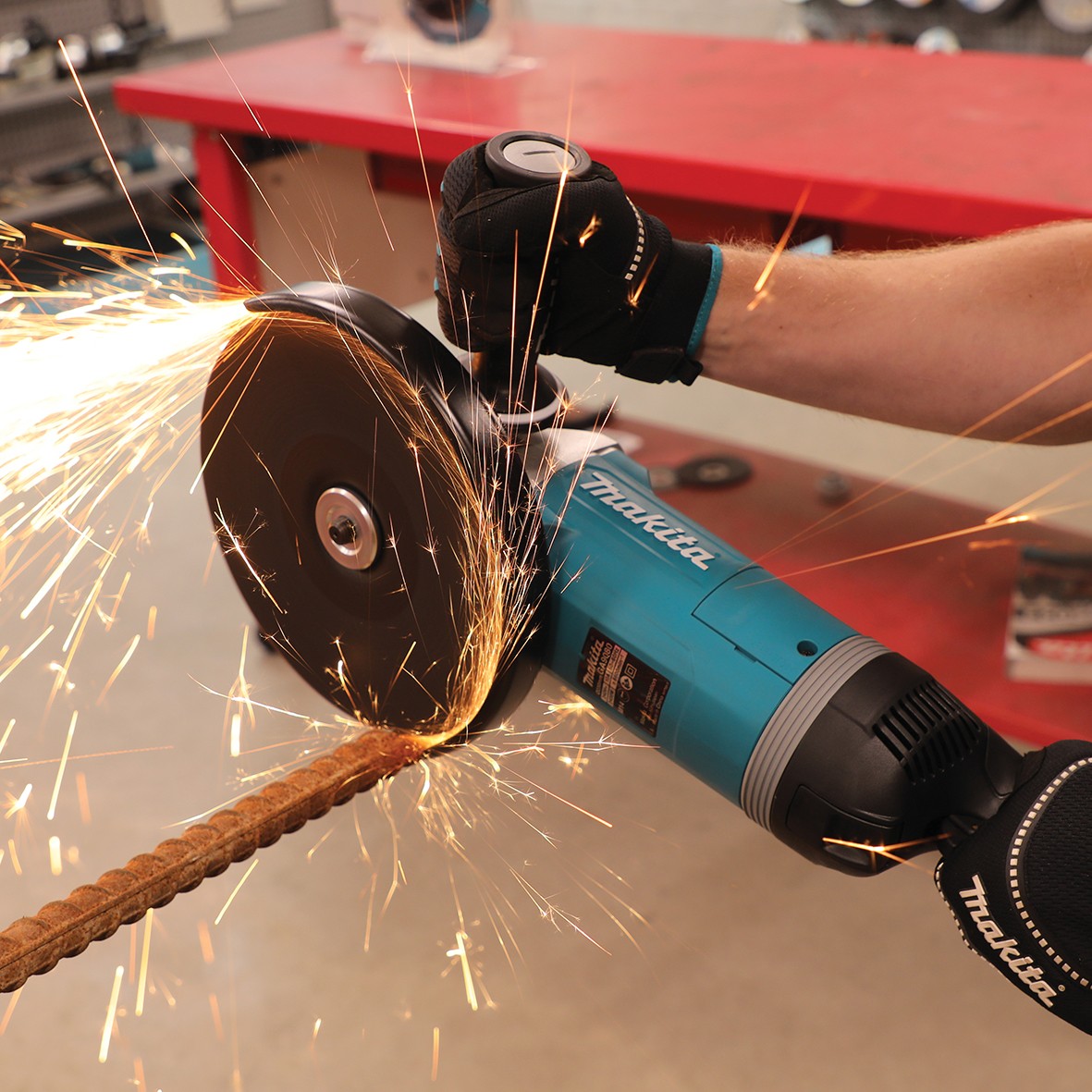 MAKITA GRINDER 9"